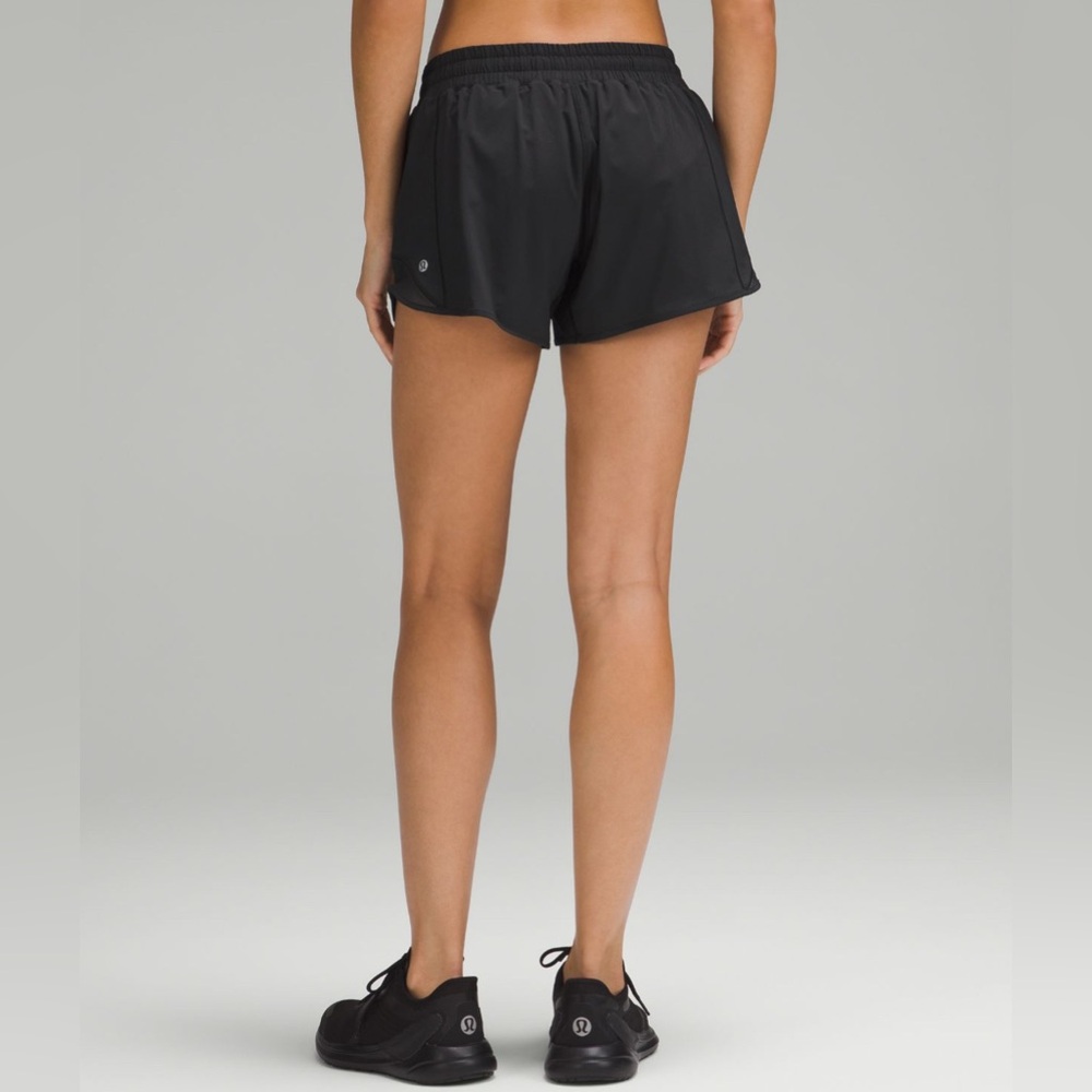 ‼️SOLD OUT‼️Lululemon Hotty Hot Low Rise 4” Shorts Lined - Picture 3 of 8